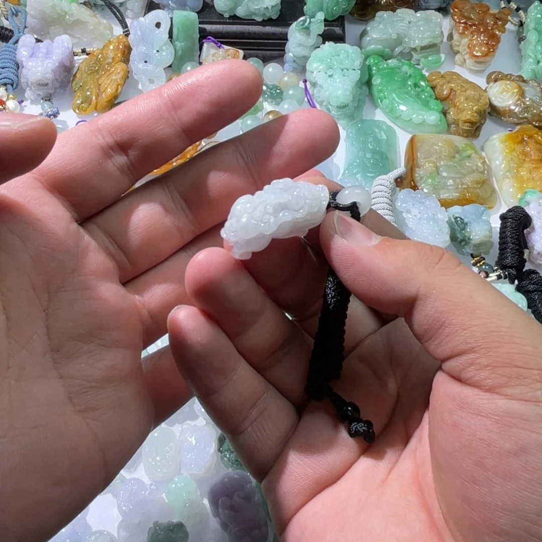 翡翠颈饰未镶嵌天然