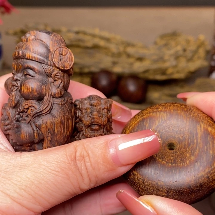 沉香木手串白棋财神➕黄棋麒麟➕富森红土平安扣
