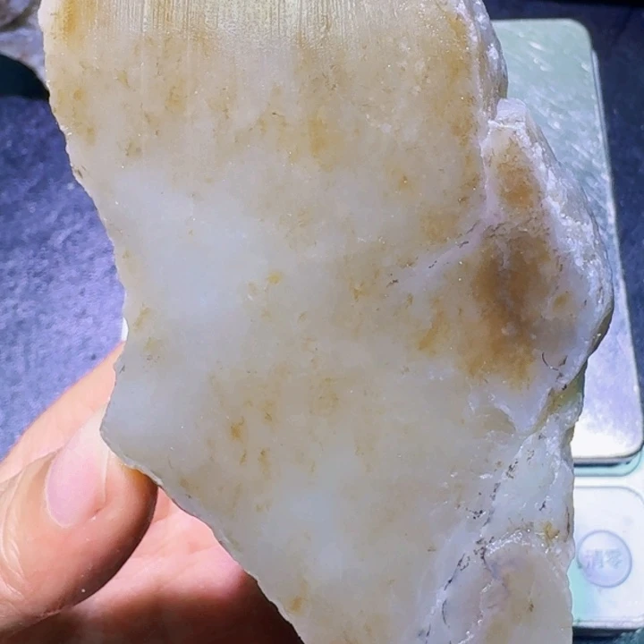 未镶嵌和田玉（糖玉）珠宝半成品