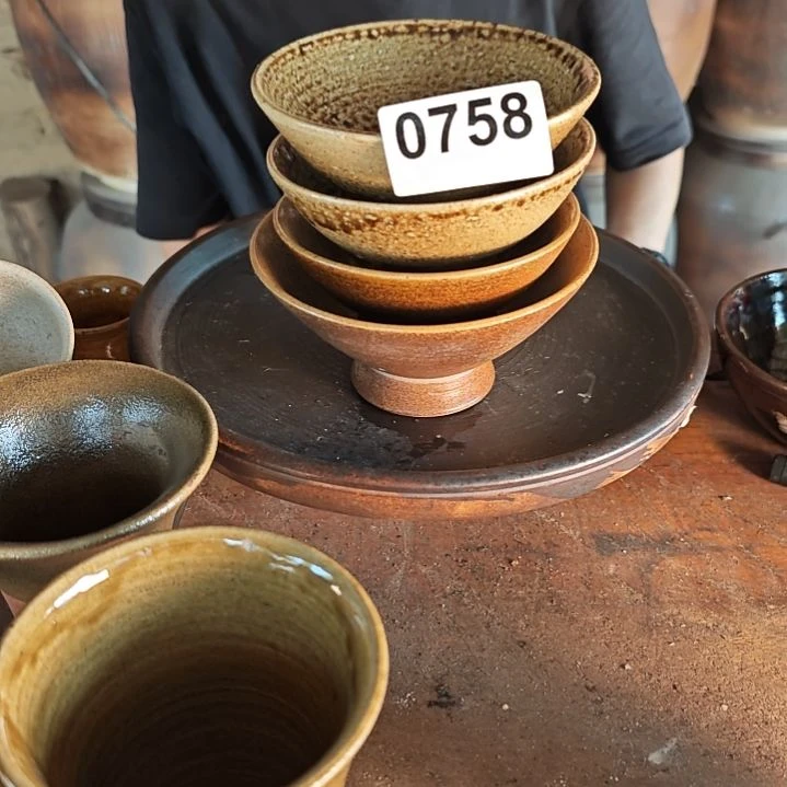 用***1瓷片0758，手工拉坯柴火烧制