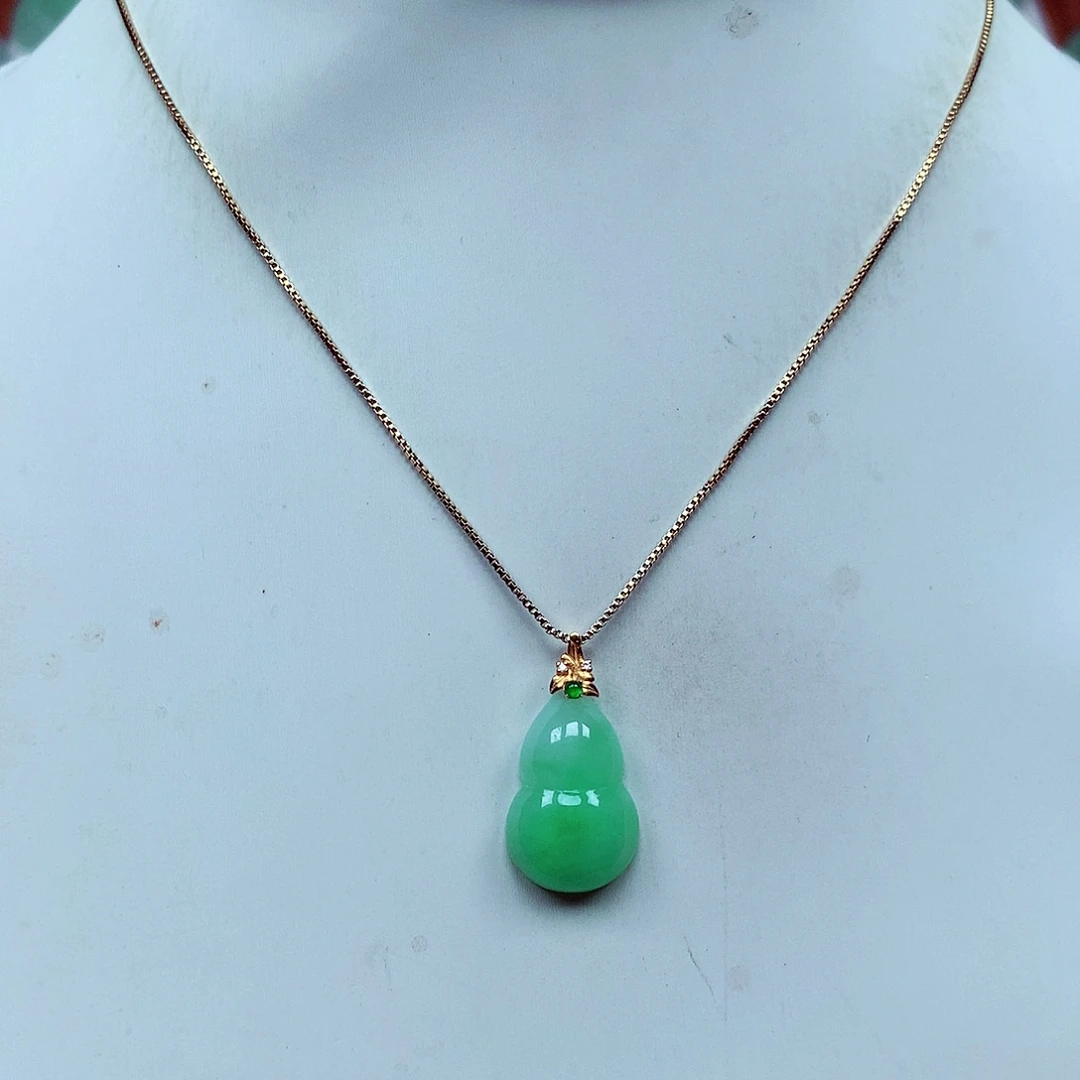 翡翠18K金镶嵌颈饰