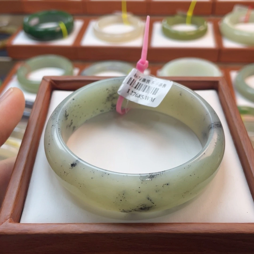 【闪购商品】未镶嵌手镯和田玉和*玉链接40。59/60