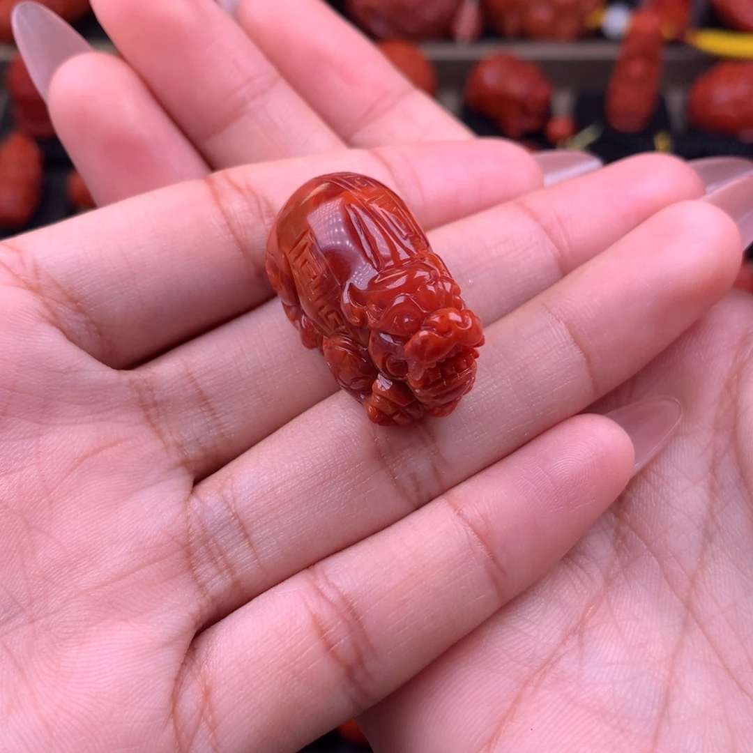 南红玛瑙未镶嵌貔貅吊坠
