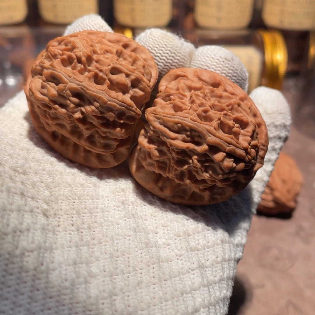 文玩核桃吊坠44三角白