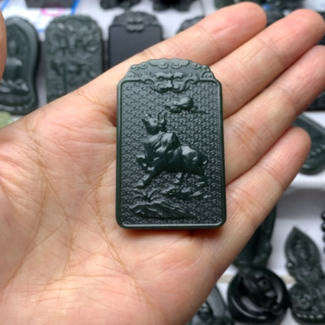 【闪购商品】颈饰未镶嵌和田玉双面雕刻