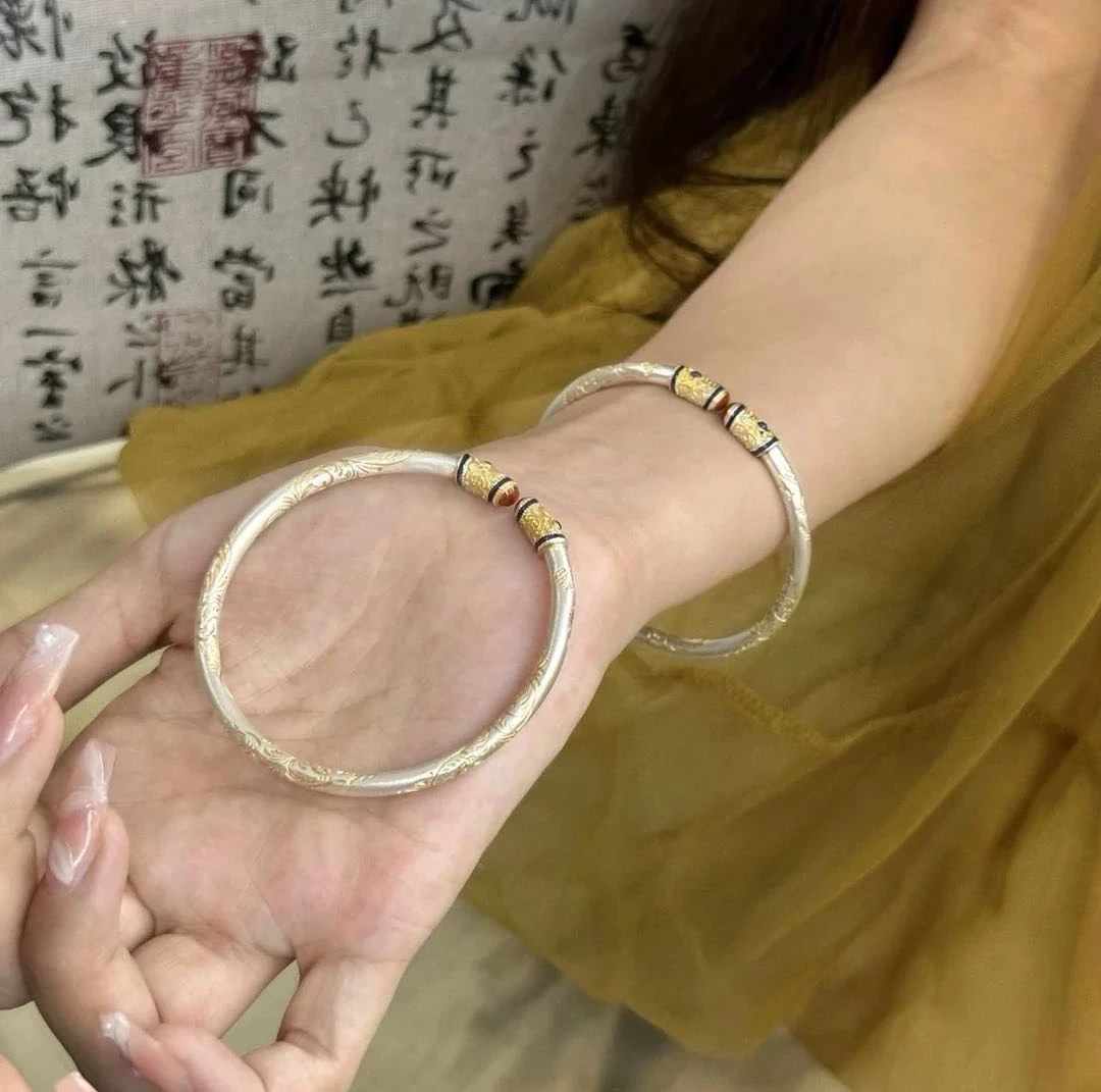 足银手镯 S59足银9999珐琅彩描金卷草纹磨砂实心开口情侣银手镯
