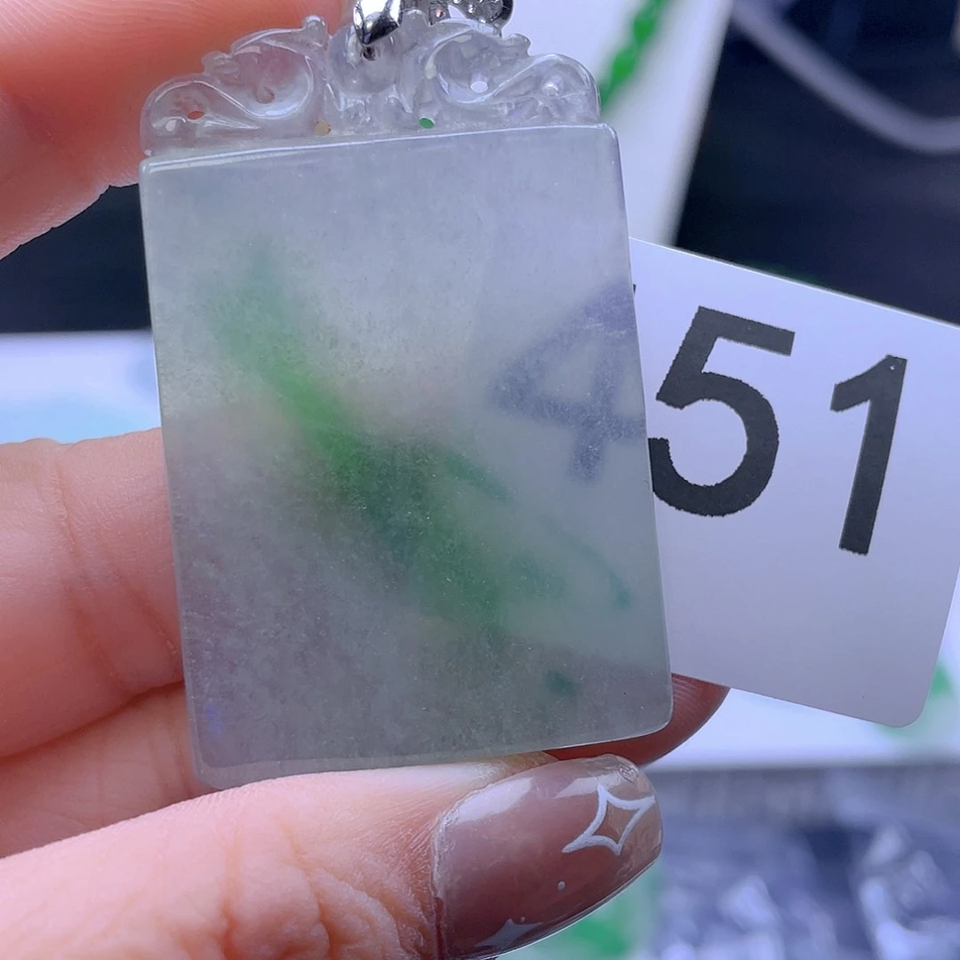 翡翠吊坠(赠链)未镶嵌