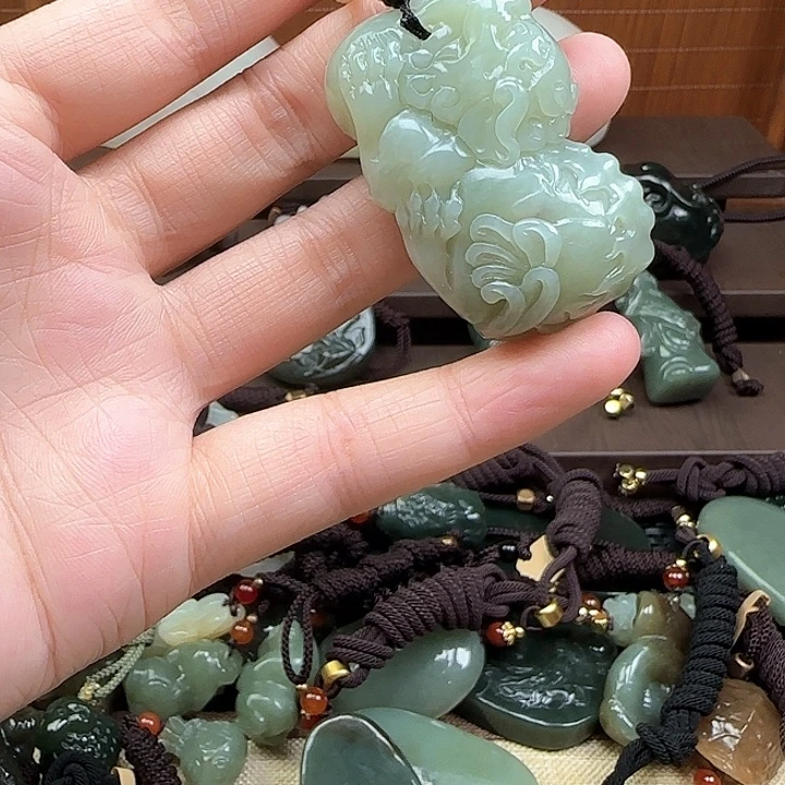 和田玉未镶嵌吊坠(不含链)