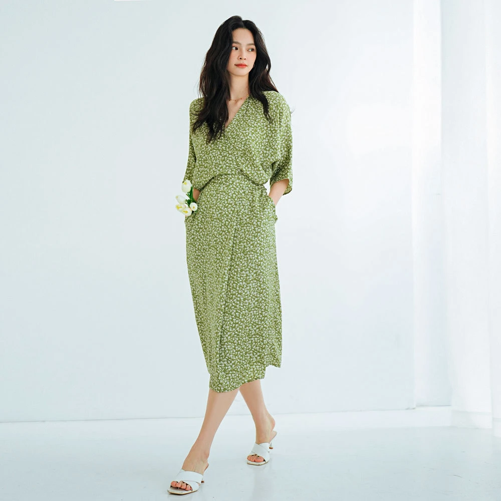 盛宏25严选夏连衣裙新玫瑰碎花印花优雅蝙蝠袖显瘦连衣裙女