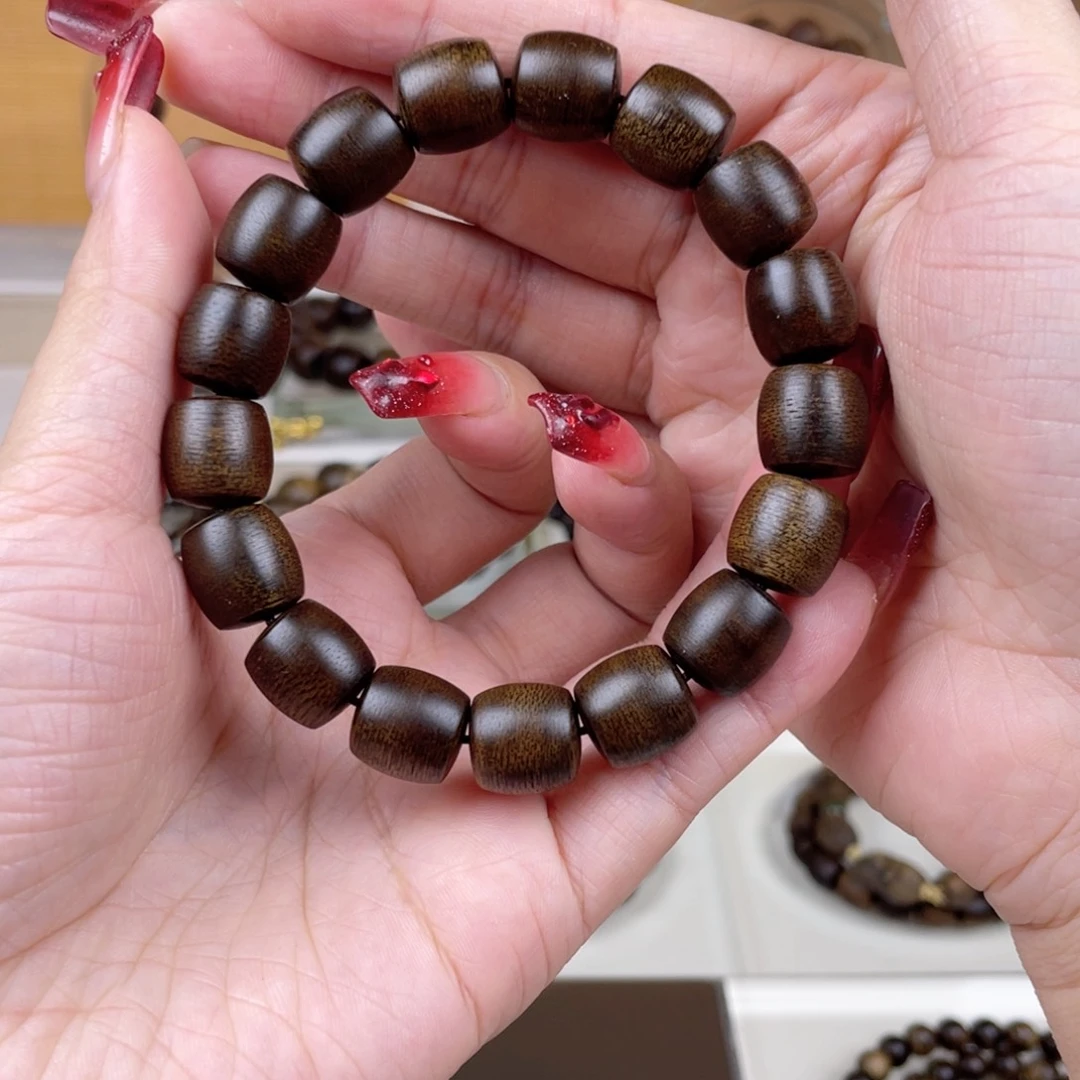 沉香手串行****士越南沉香