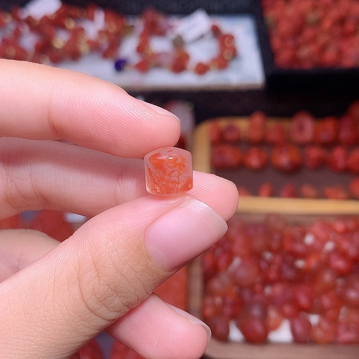 南红玛瑙未镶嵌南红飘花直切老型