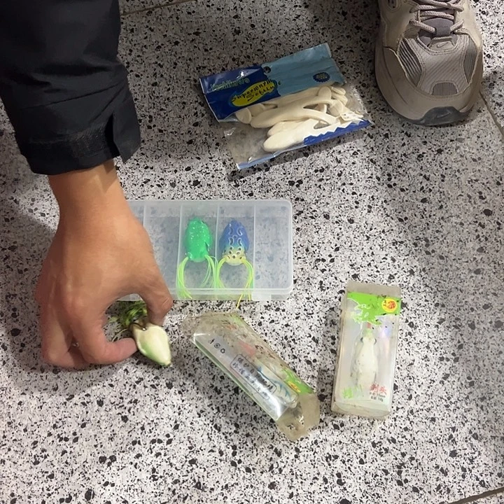 5个雷瓦➕软饵一包