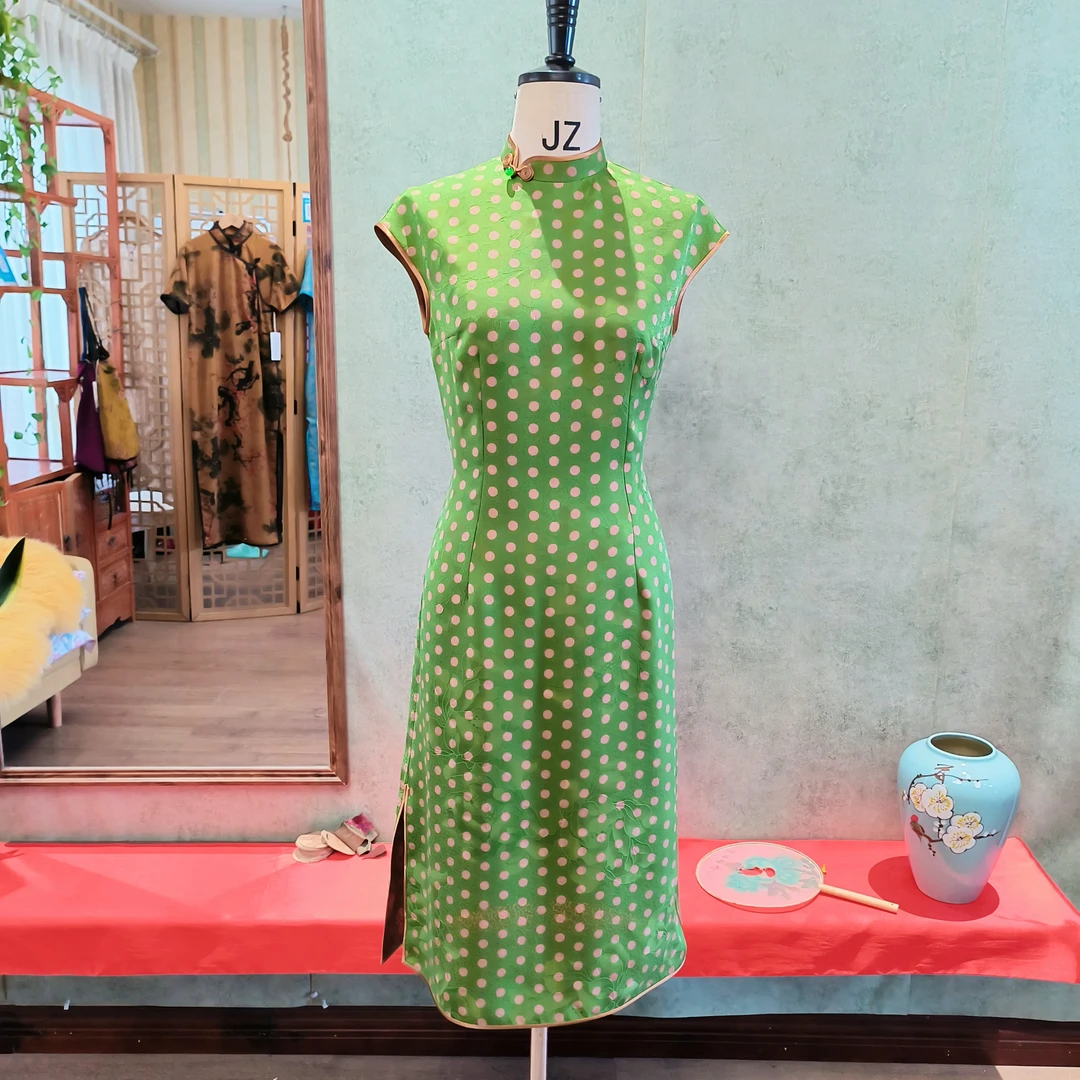 新款｜高级草绿波点真丝花罗红云纱旗袍裙设计定做 精致明媚复古