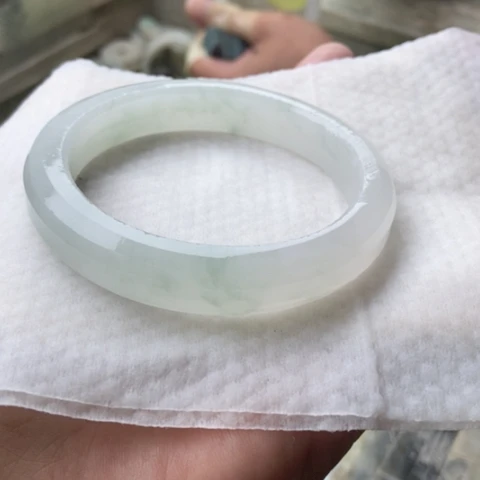 L***M未镶嵌手镯石英质玉（金丝玉）加工定制