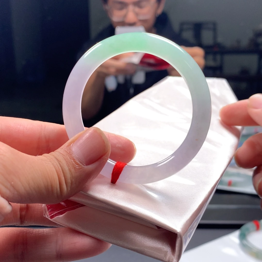 翡翠未镶嵌手镯天然缅甸翡翠手镯