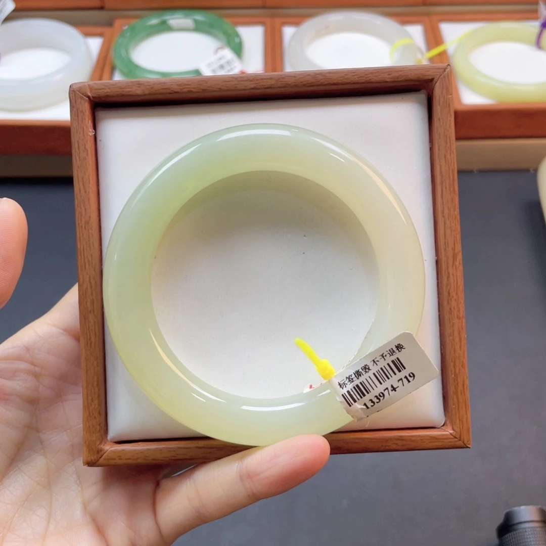 【闪购商品】未镶嵌手镯和田玉85半山水59.4