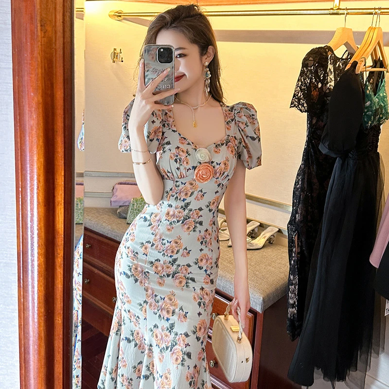 夏季新款小众复古法式气质泡泡袖修身玫瑰印花碎花连衣裙裙子女