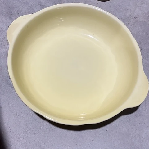 微瑕，不能明火，口径30高7奶油色
