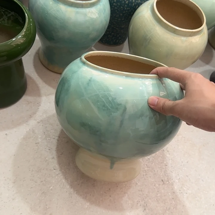 白泥花盆微瑕有孔