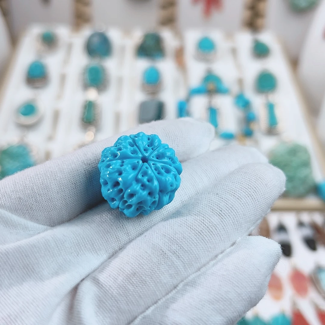 绿松石颈饰未镶嵌