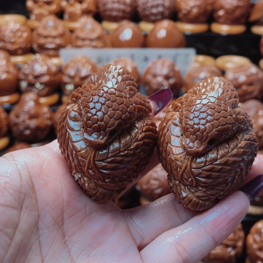 一****橄榄核把件橄榄球