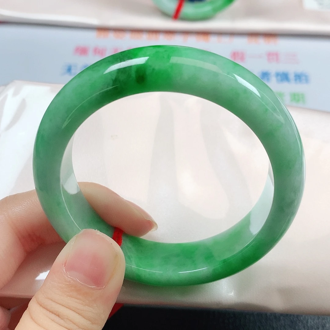 忆****未镶嵌手镯翡翠1952