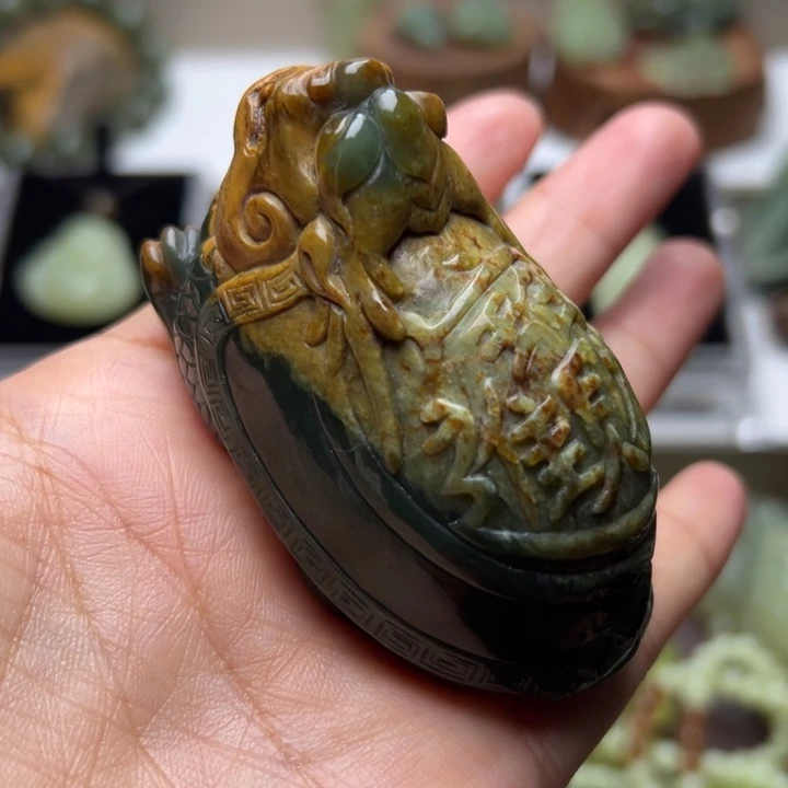 岫岩河磨玉（透闪石质玉）未镶嵌把件