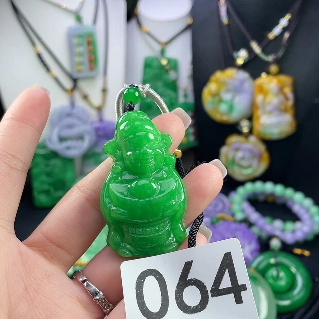 翡翠未镶嵌吊坠(赠链)