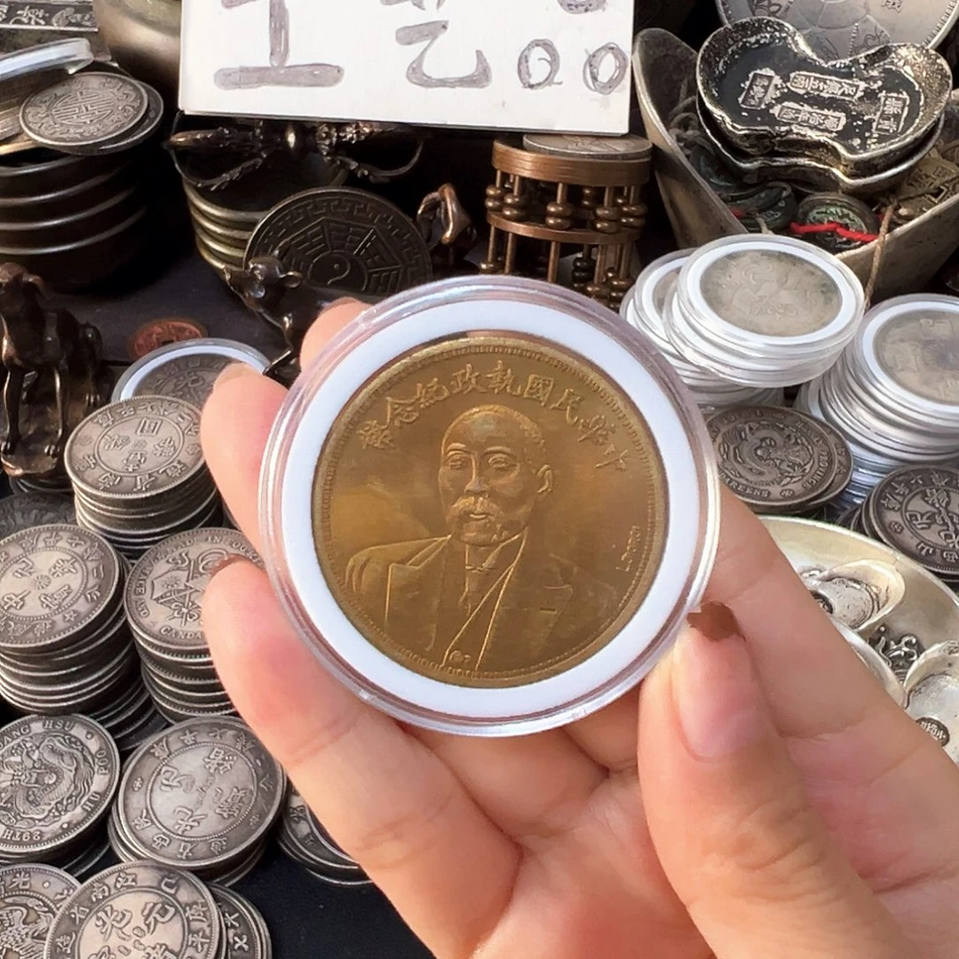 金属银元复古风格摆件