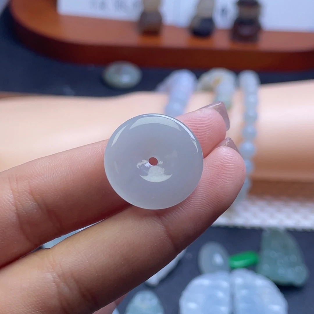 颈饰未镶嵌翡翠翡翠（y有纹）