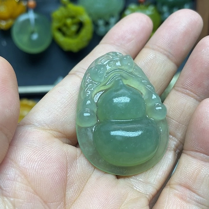 未镶嵌蛇纹石玉颈饰