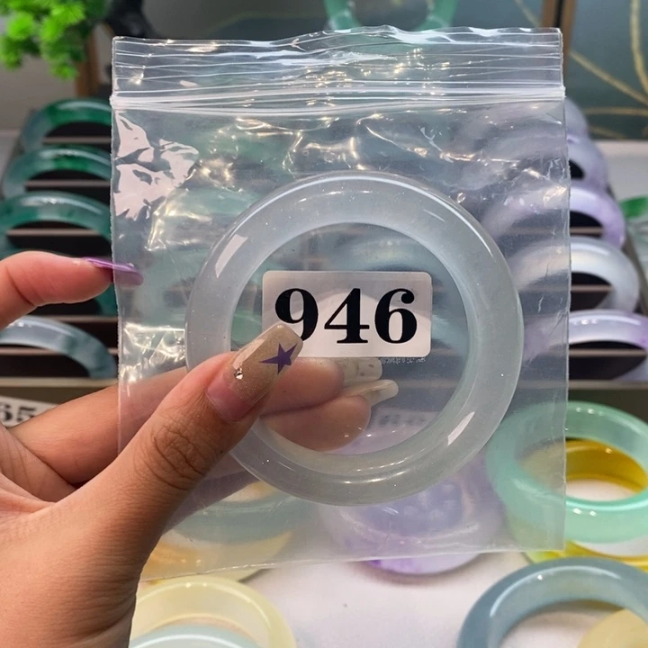 张***丿玉时尚飘花面包946
