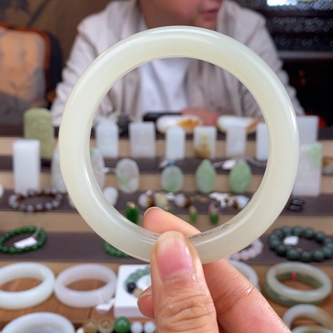 【闪购商品】和田玉手镯未镶嵌