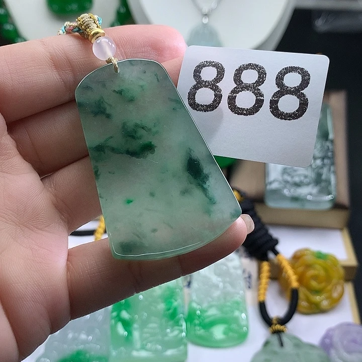 吊坠(赠链)未镶嵌翡翠