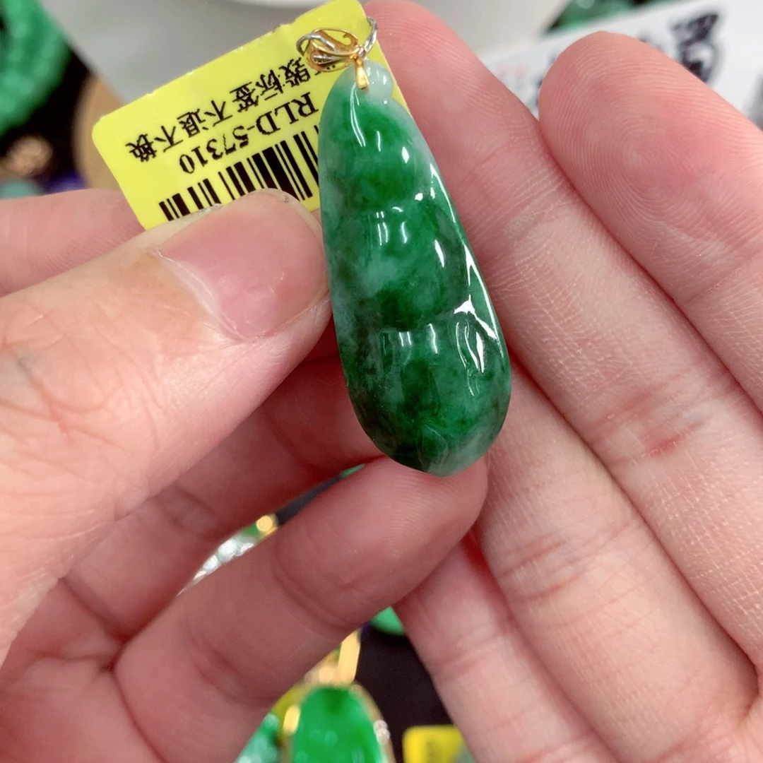 颈饰18K金镶嵌翡翠