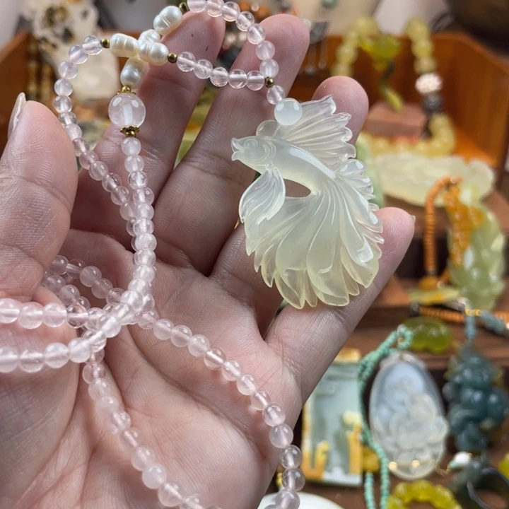 蛇纹石玉未镶嵌吊坠