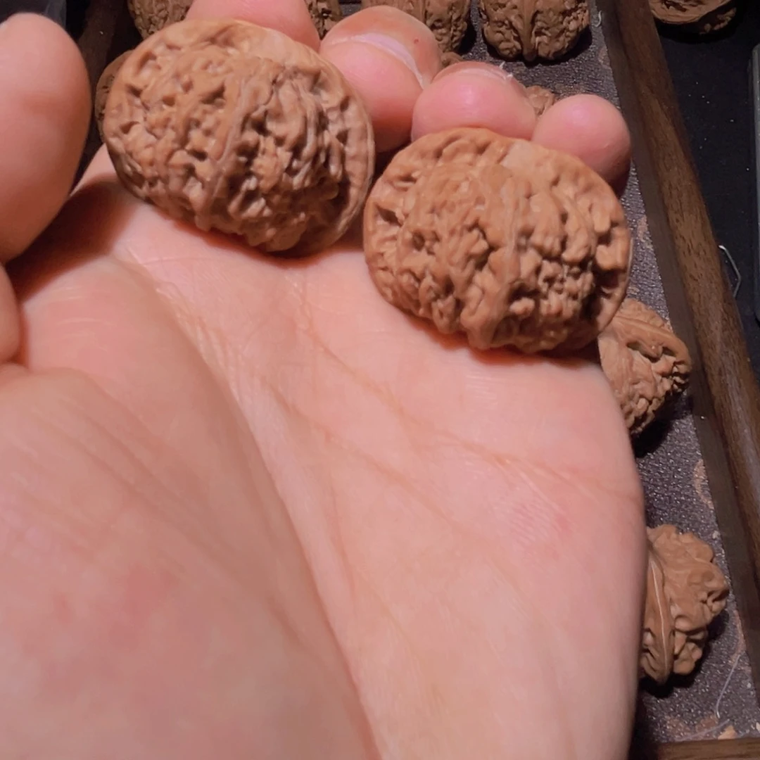 n***a瑞麟文玩核桃山地无名野核 33.36.27