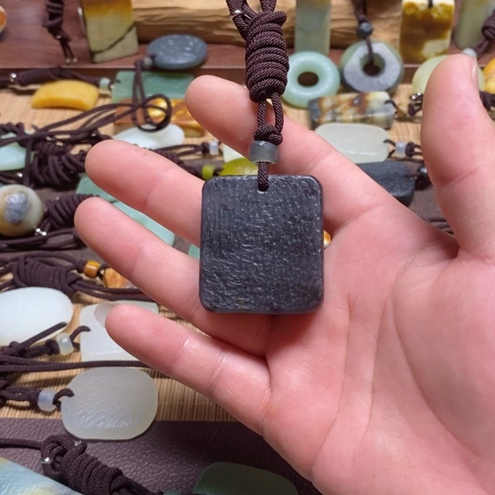 蛇纹石玉挂件未镶嵌@****