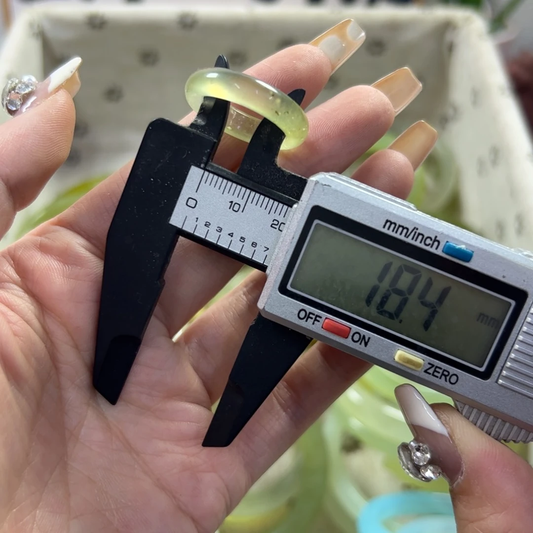蛇纹石玉手镯未镶嵌226