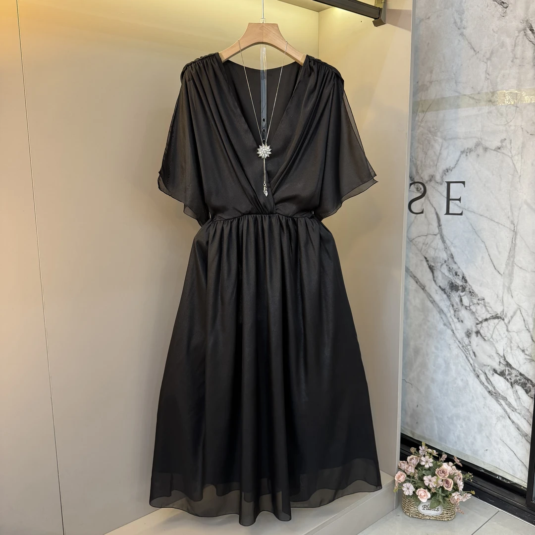 2025夏季新款法式大v领收腰性感小女人慵懒风大码连衣裙7232