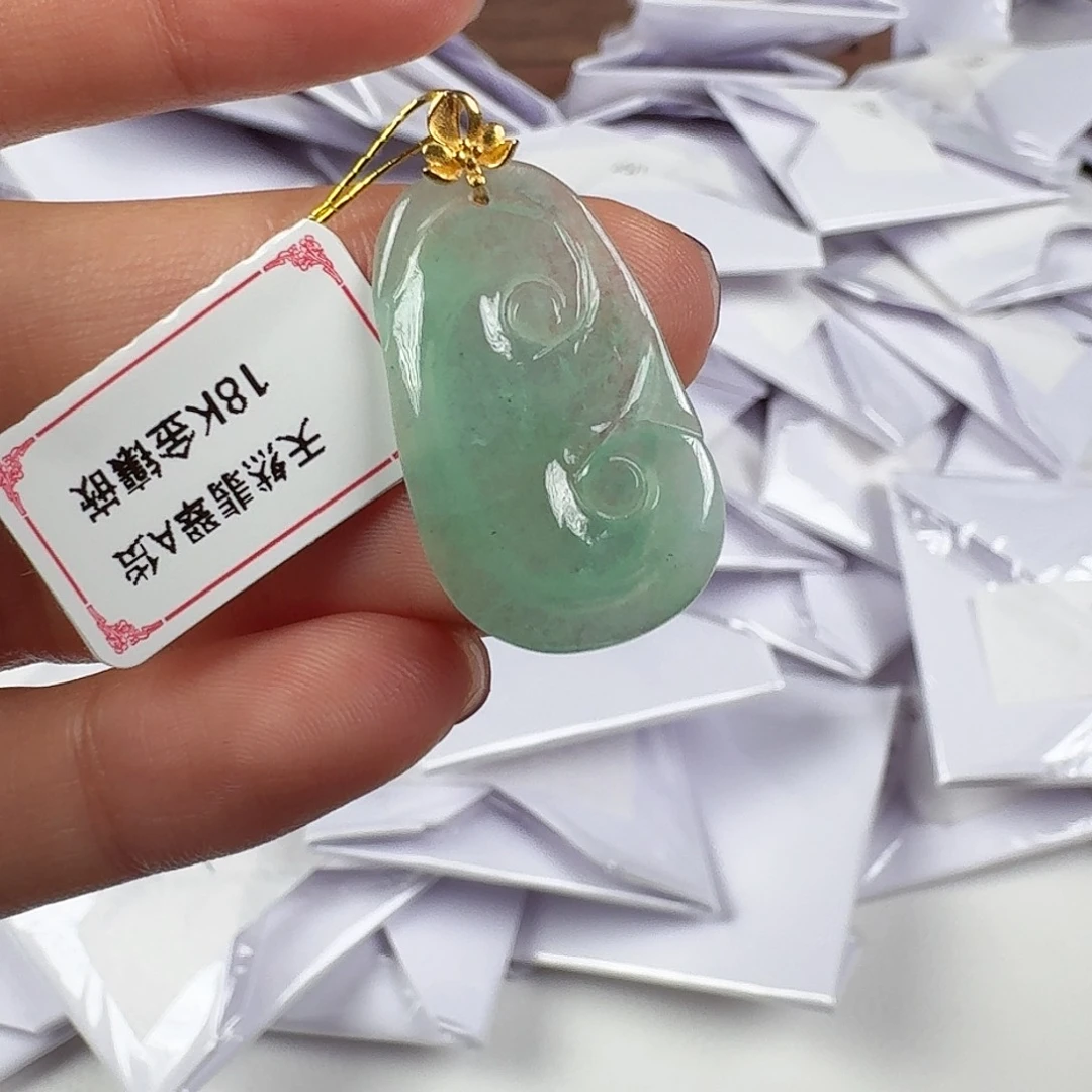 翡翠18K金镶嵌颈饰11