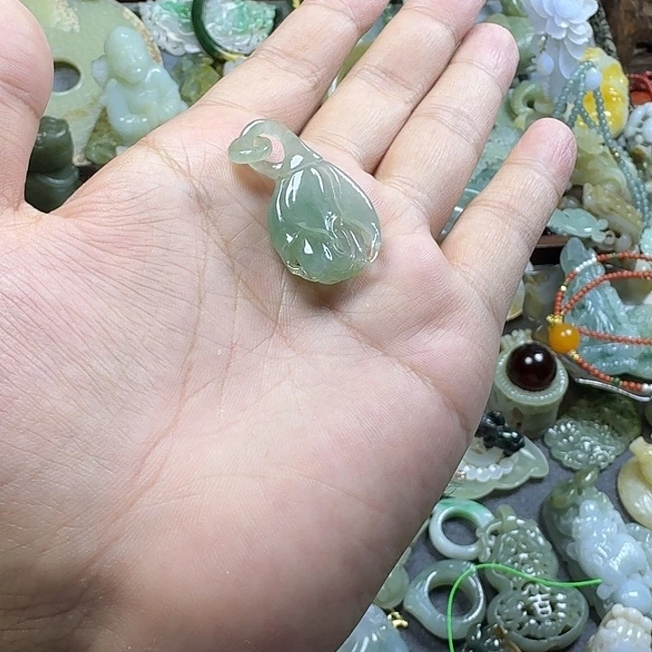 深***蓝翡翠未镶嵌挂件888888888