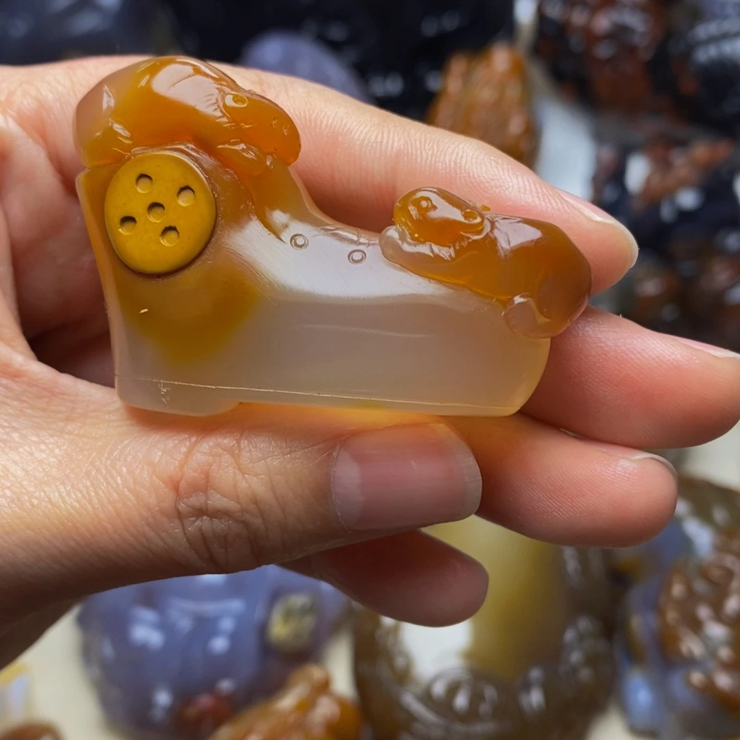 玛瑙/玉髓手把件未镶嵌