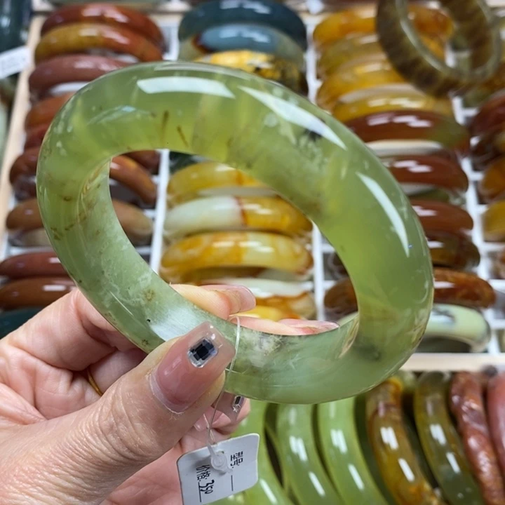 蛇纹石玉手镯未镶嵌56
