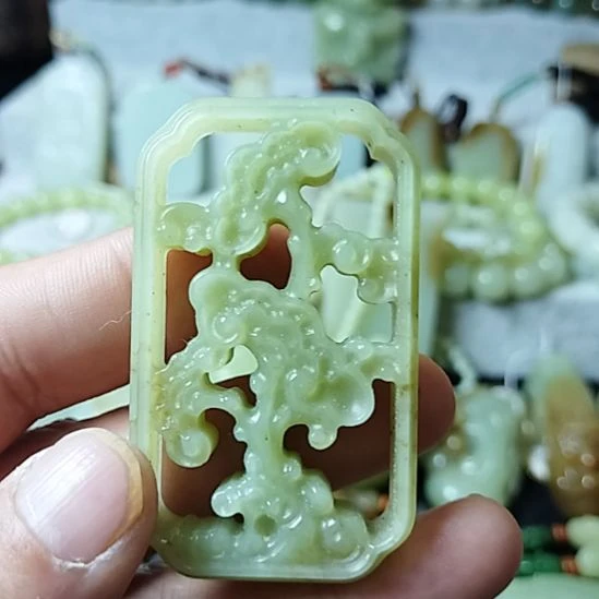 和田玉未镶嵌吊坠(不含链)