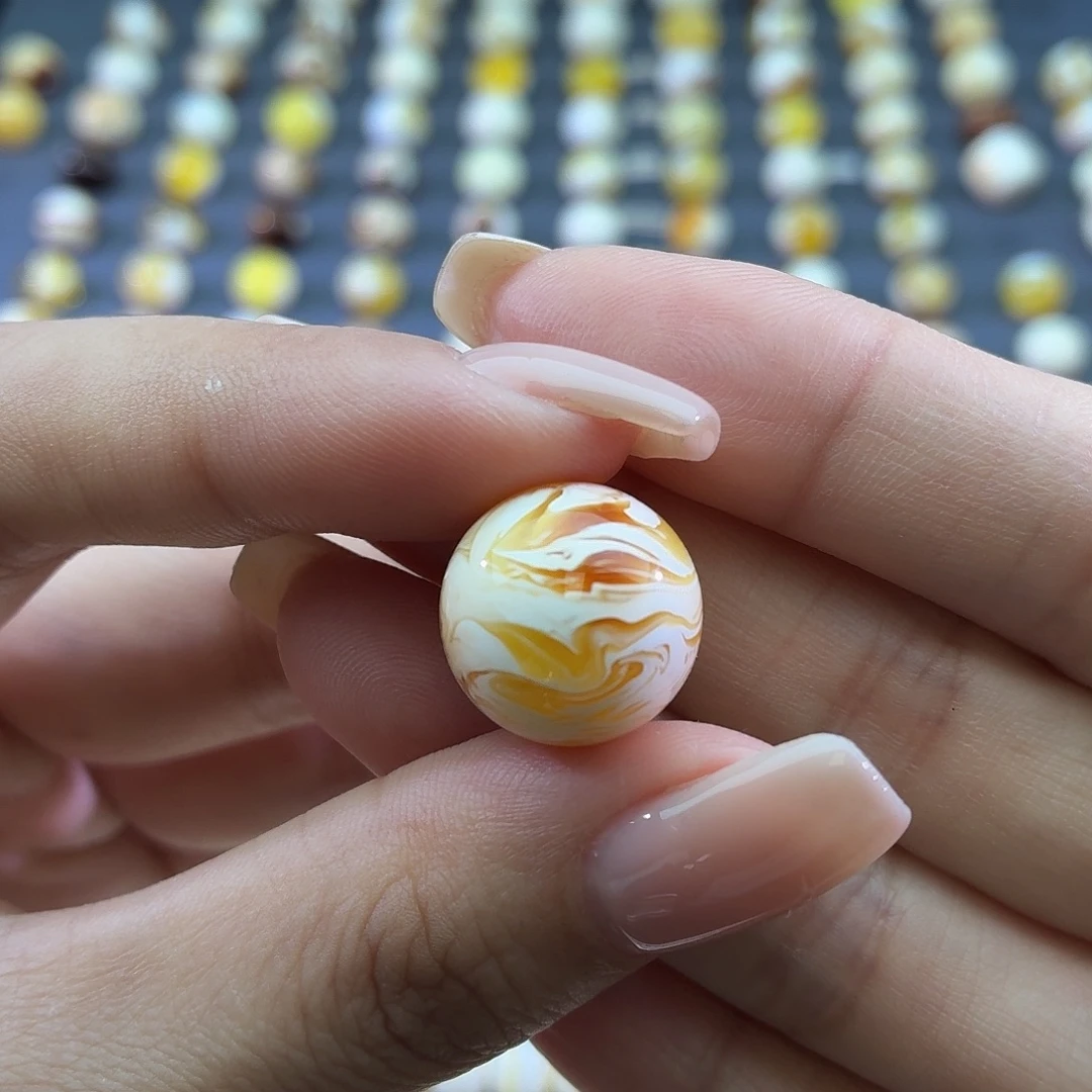 琥珀未镶嵌裸石16mm