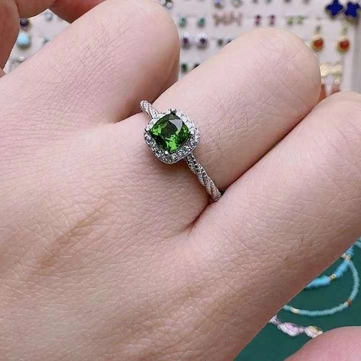 A天然透辉石S925银镶嵌11