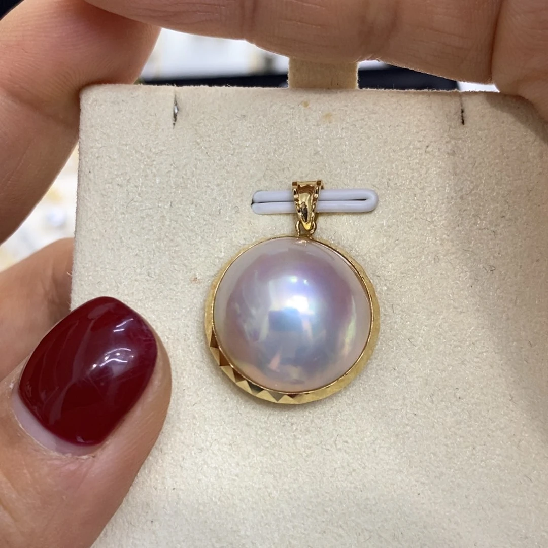 拼合珍珠（马贝珠）颈饰18K金镶嵌海水马贝