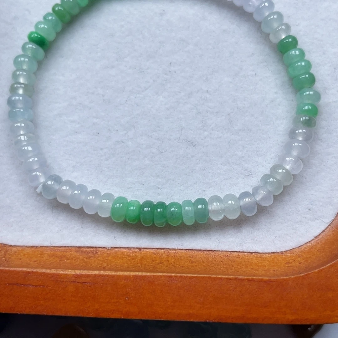 翡翠散珠翡翠算盘珠卡2+。 65颗