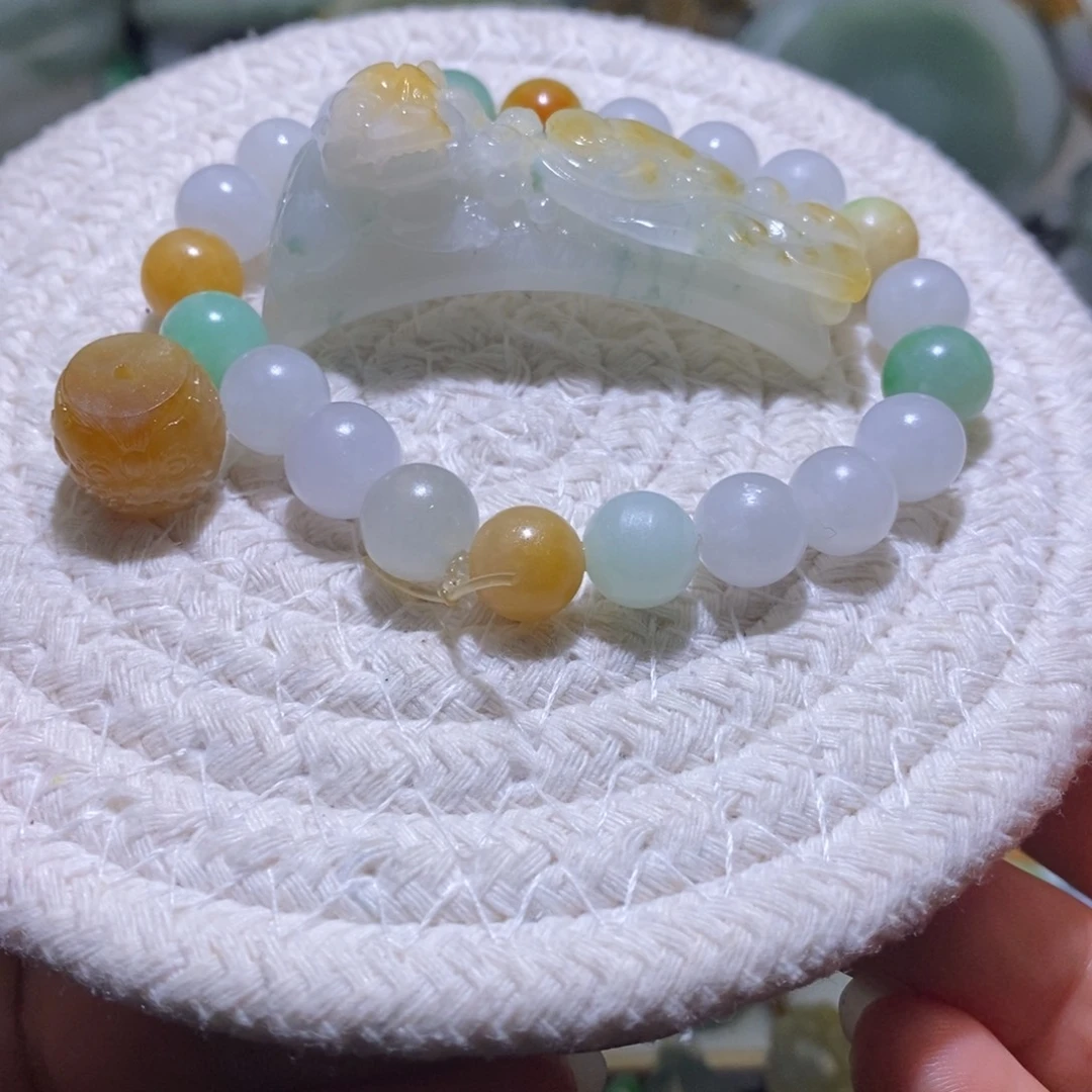 V***i未镶嵌定制翡翠毛货